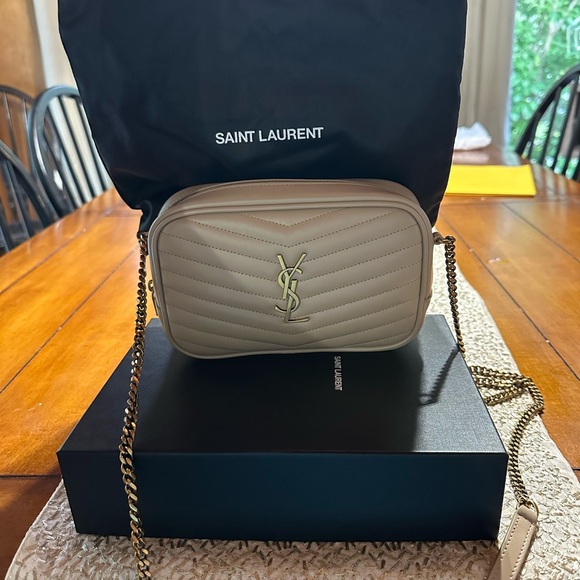 Brand new Saint Laurent. Never worn. Box and bag - Picture 7 of 9